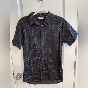 Men’s print button down shirt